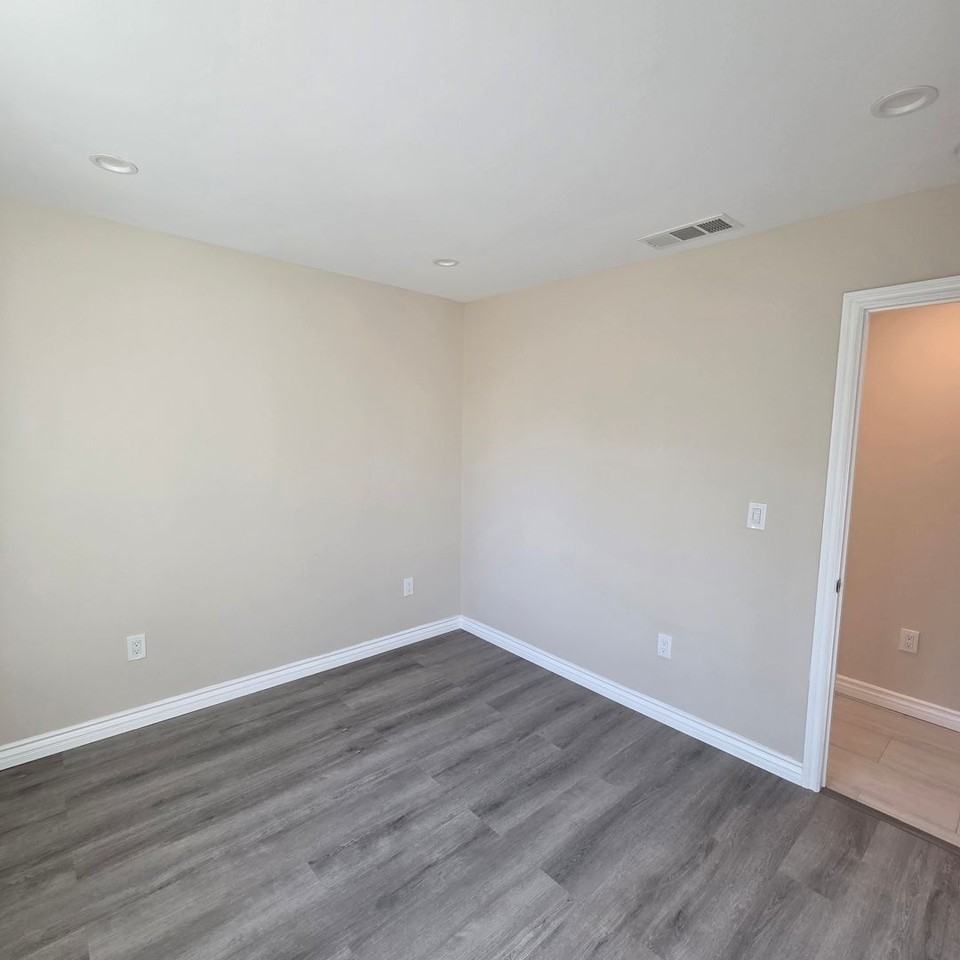 5546 Sulphur Dr - Photo 7 of 21