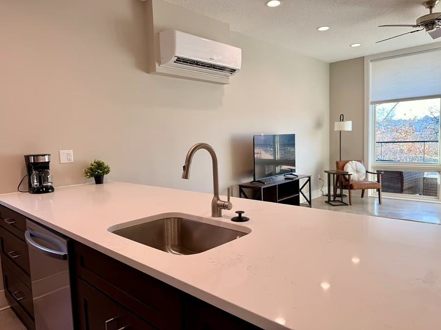 3933-3937 Kenwood Avenue - Photo 5 of 31