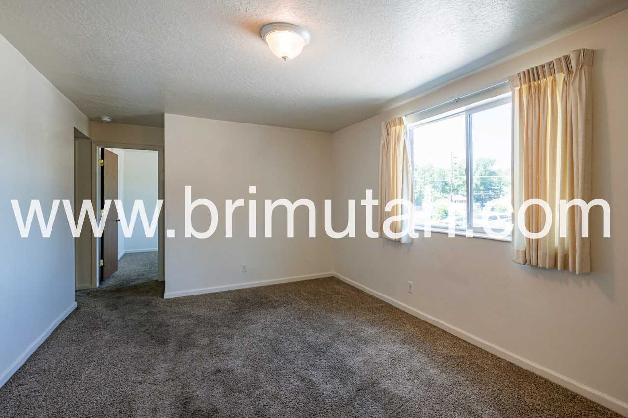 4725 S. 1300 E. - Photo 5 of 18