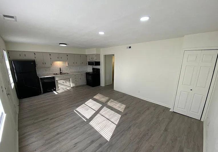 417 McGoodwin - Photo 7 of 12