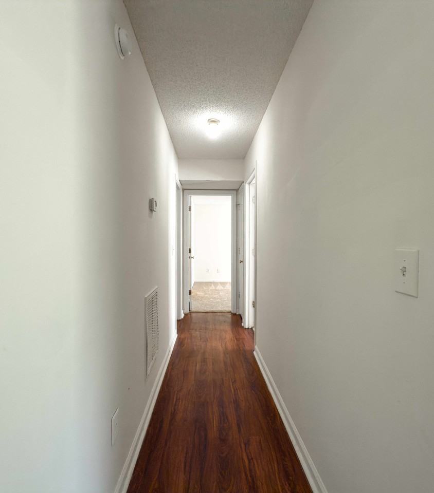 733 South Parker Dr - Photo 3 of 8