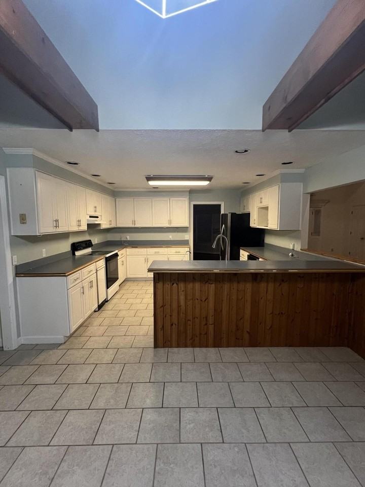 184 Beaverdam Rd - Photo 5 of 41