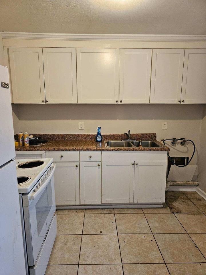 1507 Aldrich St Ne - Photo 2 of 10