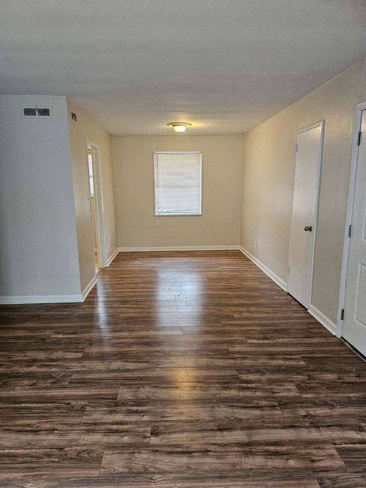 1507 Aldrich St Ne - Photo 3 of 10