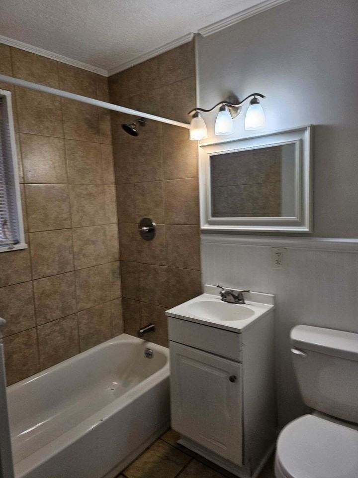 1507 Aldrich St Ne - Photo 5 of 10