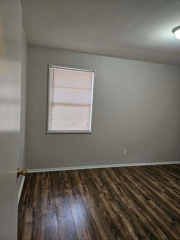 1507 Aldrich St Ne - Photo 6 of 10