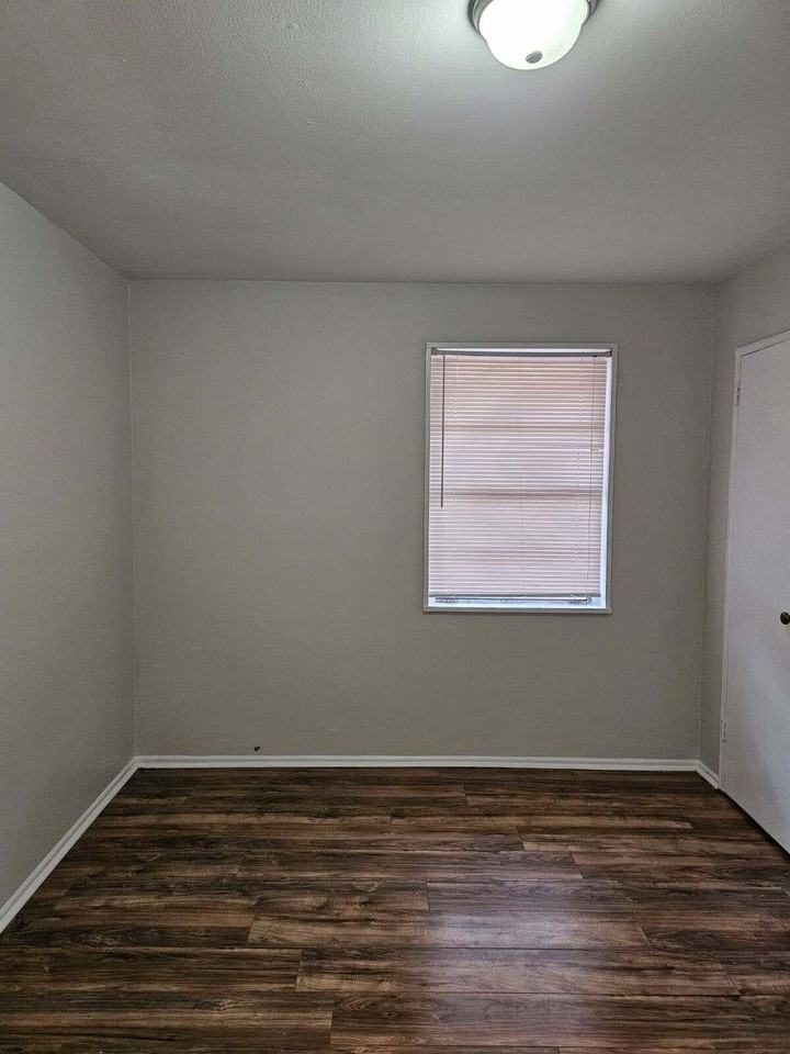 1507 Aldrich St Ne - Photo 7 of 10