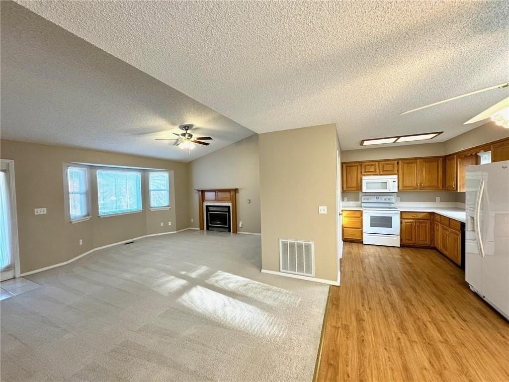 6 Melbourn Dr - Photo 3 of 13