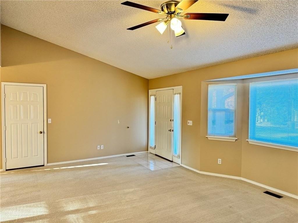 6 Melbourn Dr - Photo 5 of 13