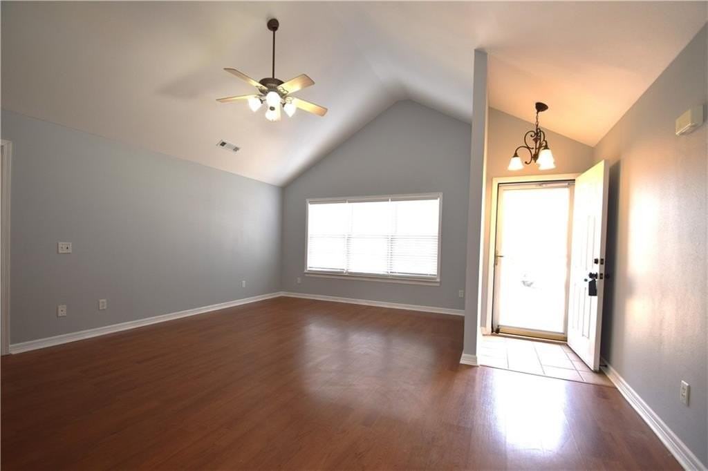 904 Sw Natchez Ct - Photo 2 of 22