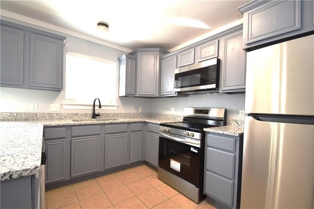 904 Sw Natchez Ct - Photo 3 of 22