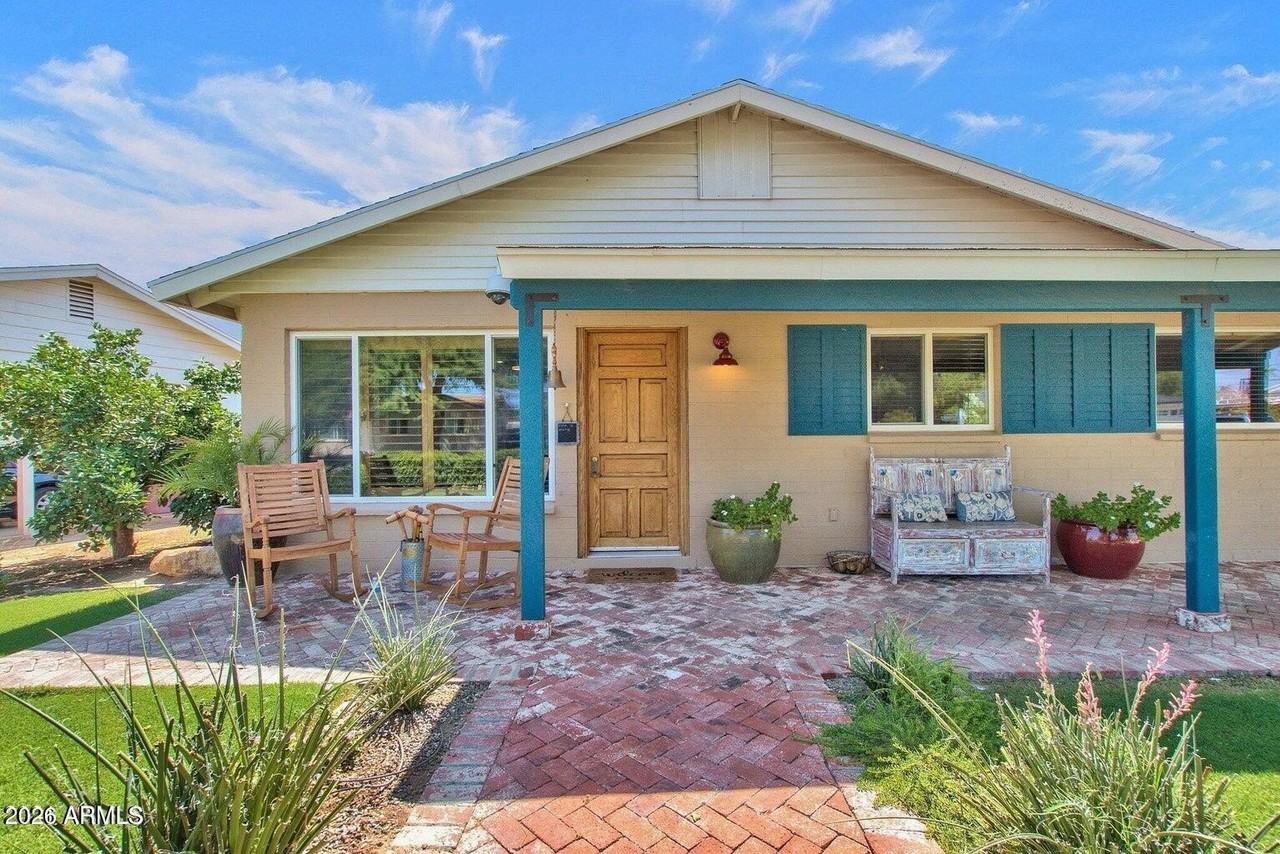 6621 E 4th St - Photo 7 of 46