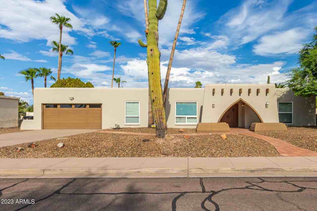 10627 N 44th Ct - Photo 2 of 48