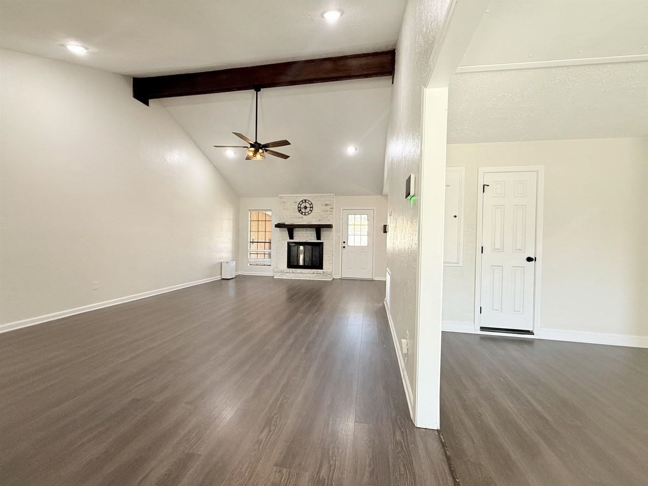 9340 Landis Dr - Photo 4 of 18