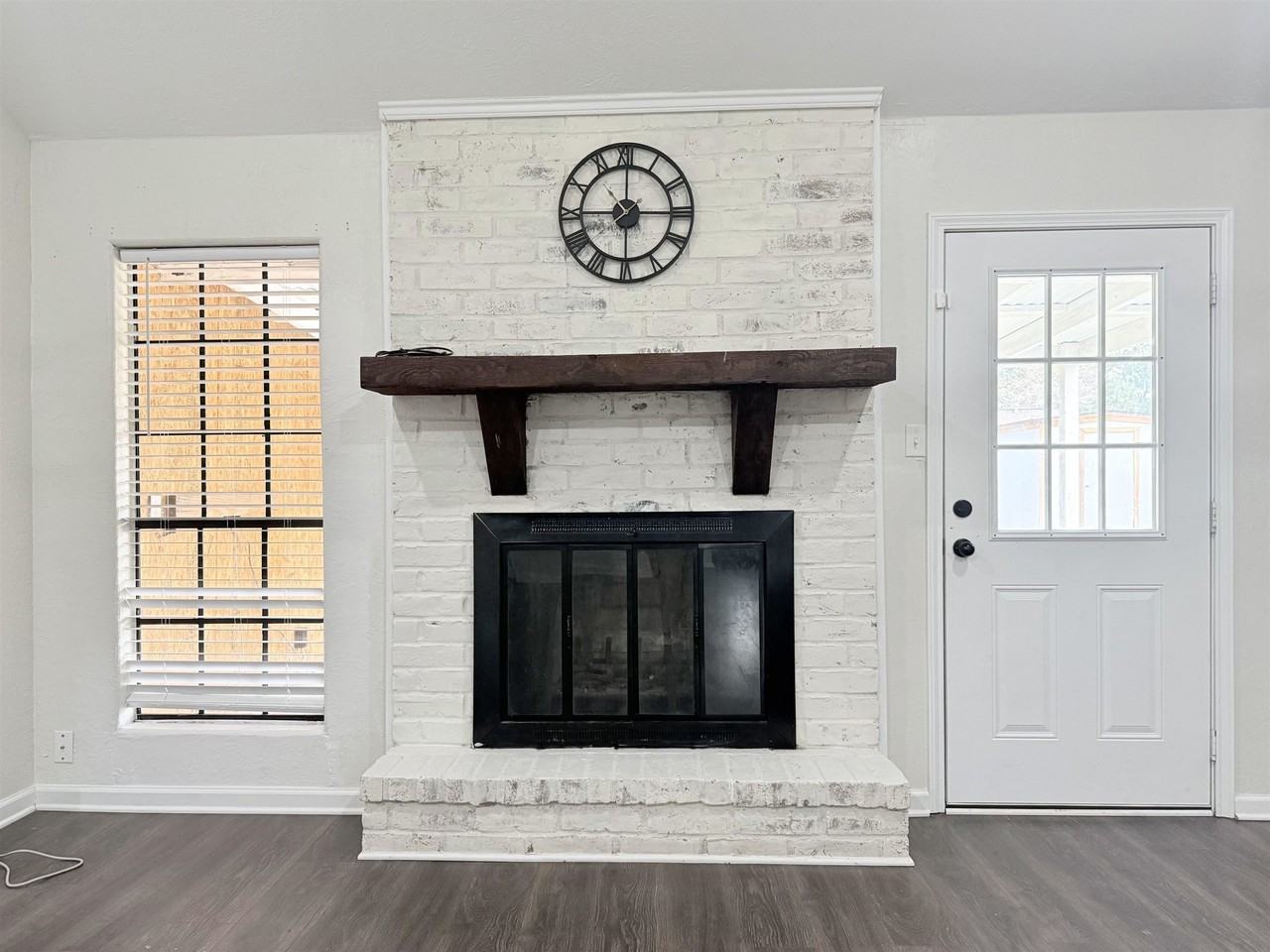 9340 Landis Dr - Photo 5 of 18