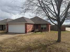 featured image of 1000 Bougainvillea St