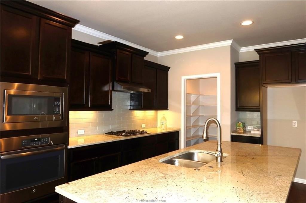 2608 Kinnersley Ct - Photo 5 of 22