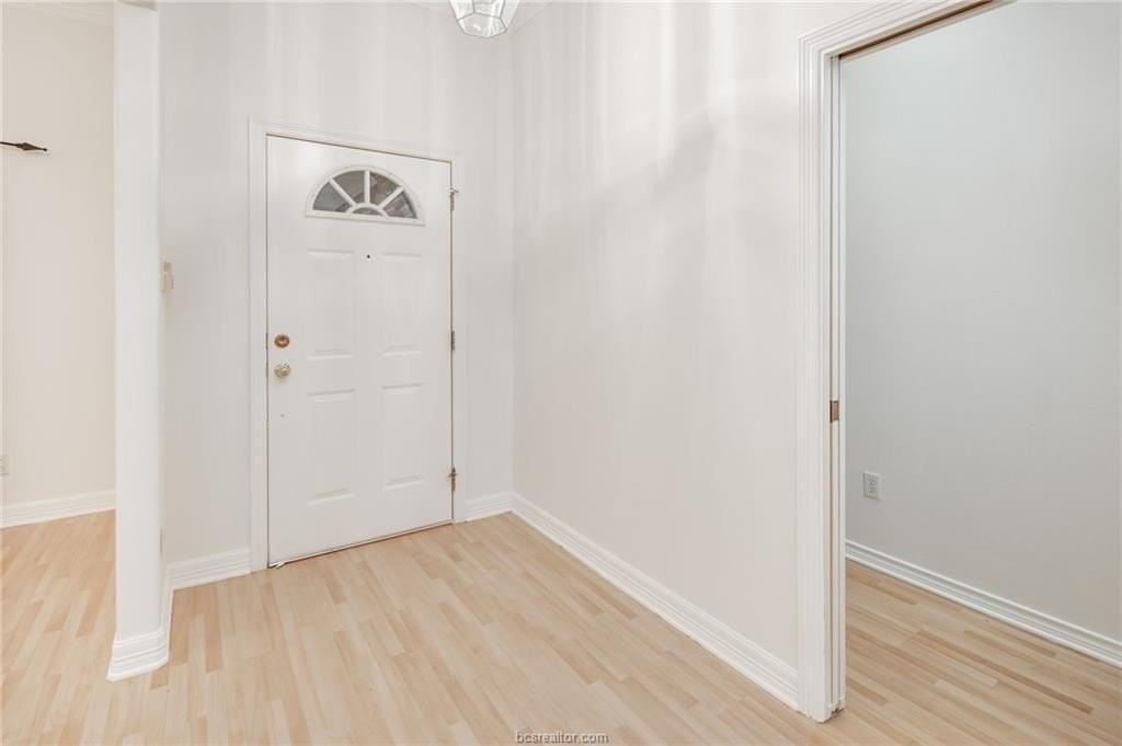 306 Augsburg Ln - Photo 5 of 28