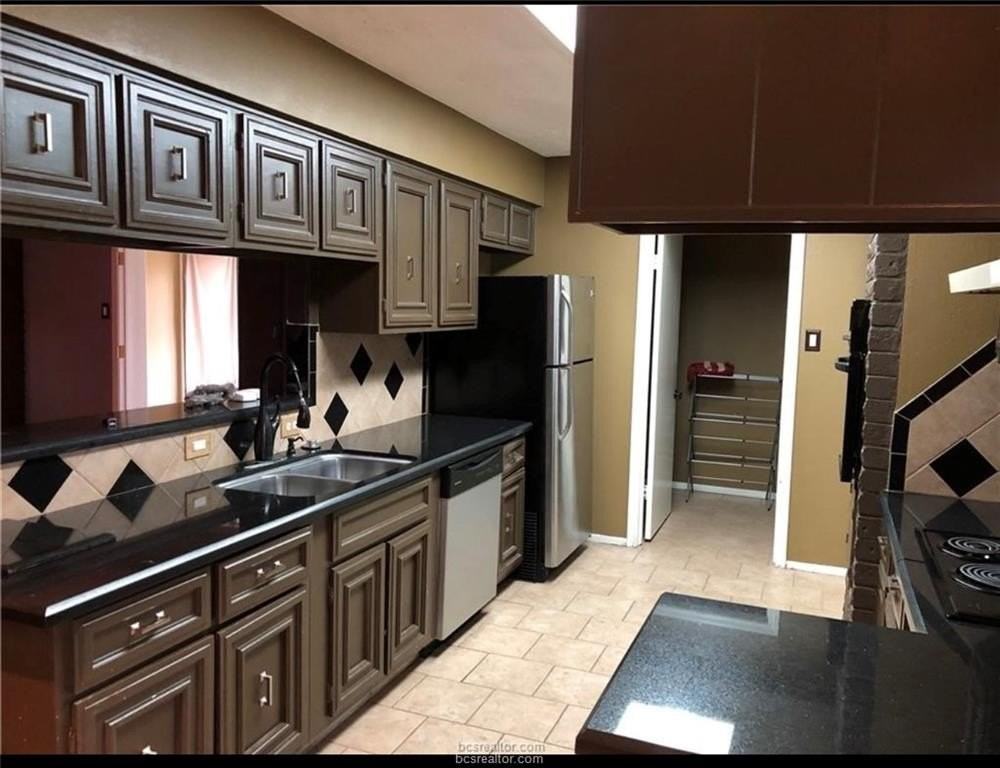 3700 Stillmeadow Dr - Photo 3 of 23