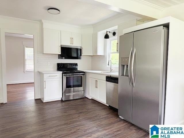 2124 Lester Ln - Photo 2 of 19