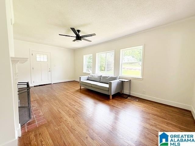 2124 Lester Ln - Photo 6 of 19