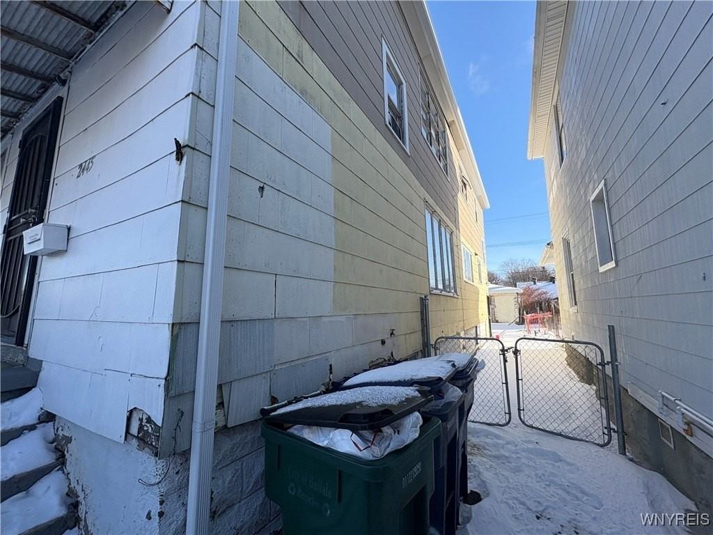 2445 Bailey Ave - Photo 2 of 8