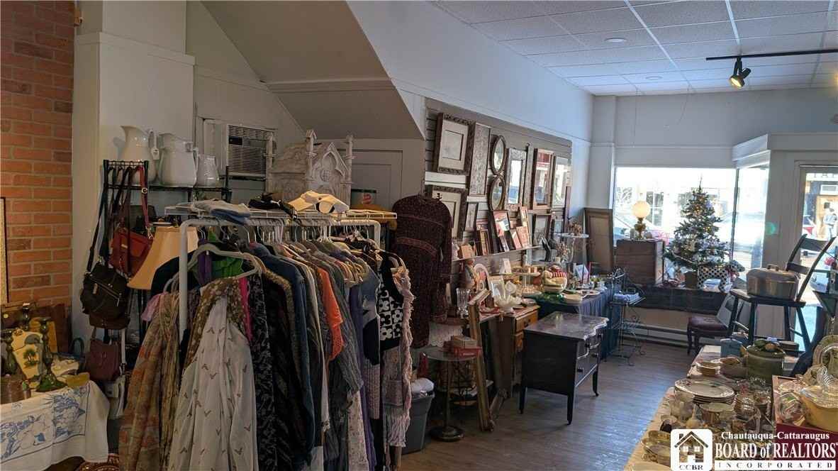 44 E Main St - Photo 4 of 9