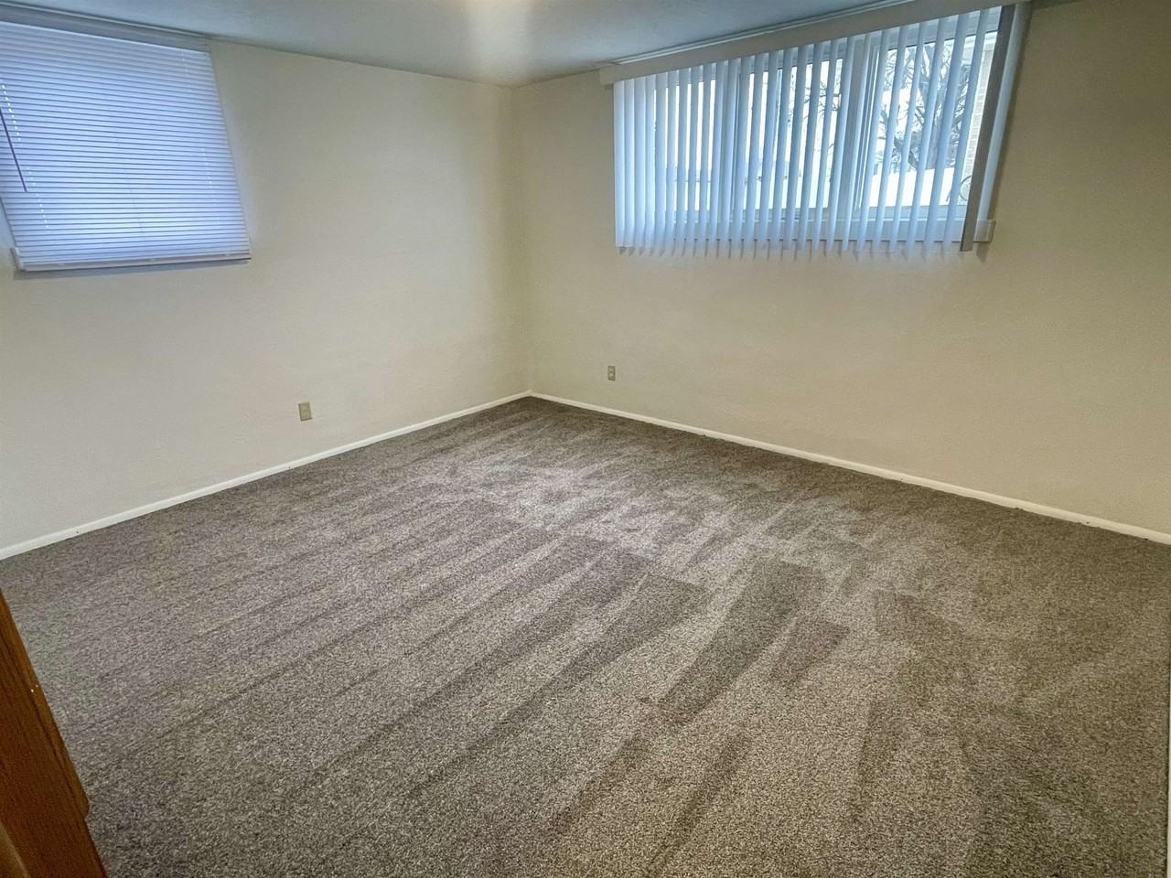 3003 28th St - Photo 4 of 7