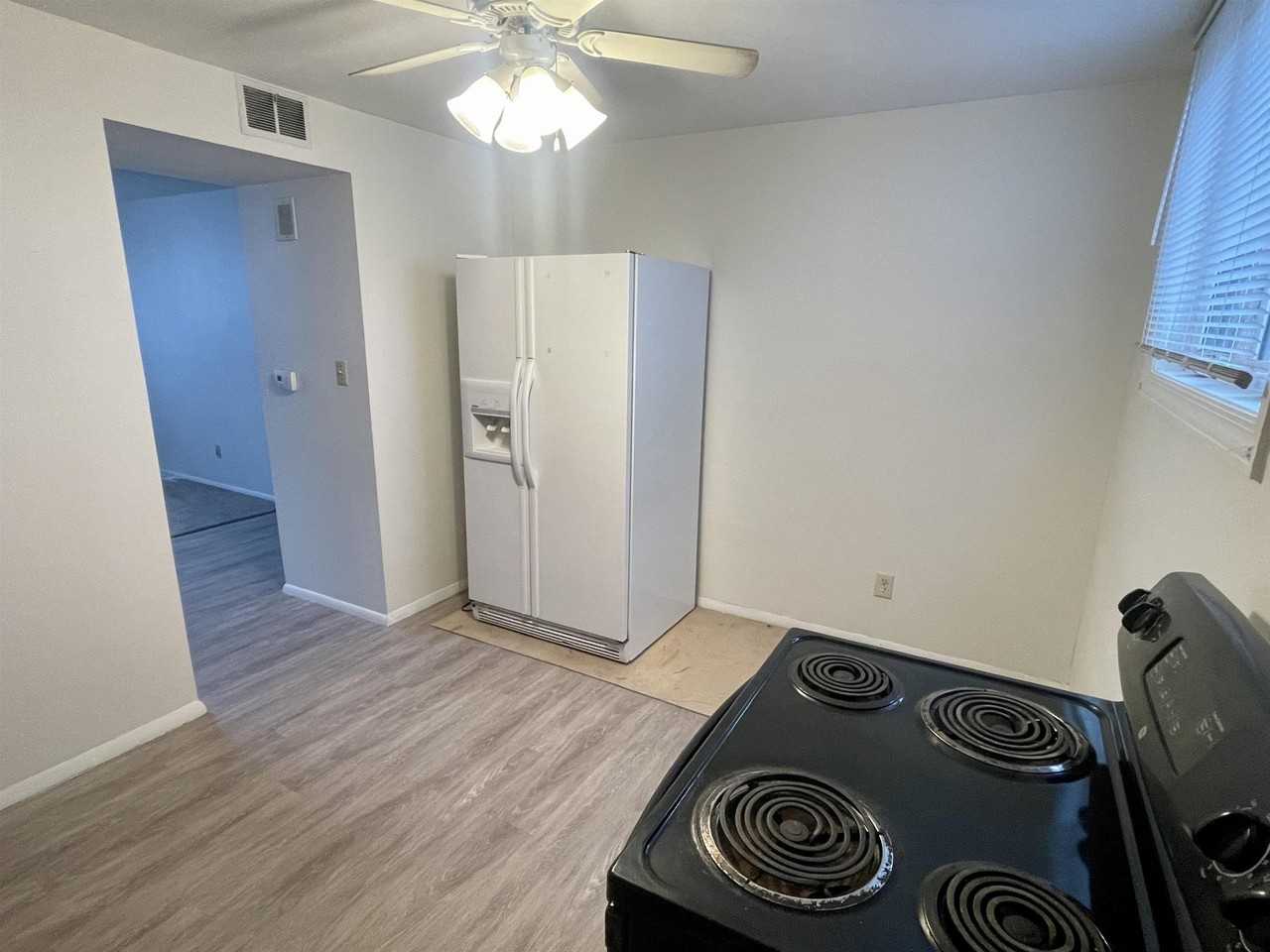 3003 28th St - Photo 5 of 7