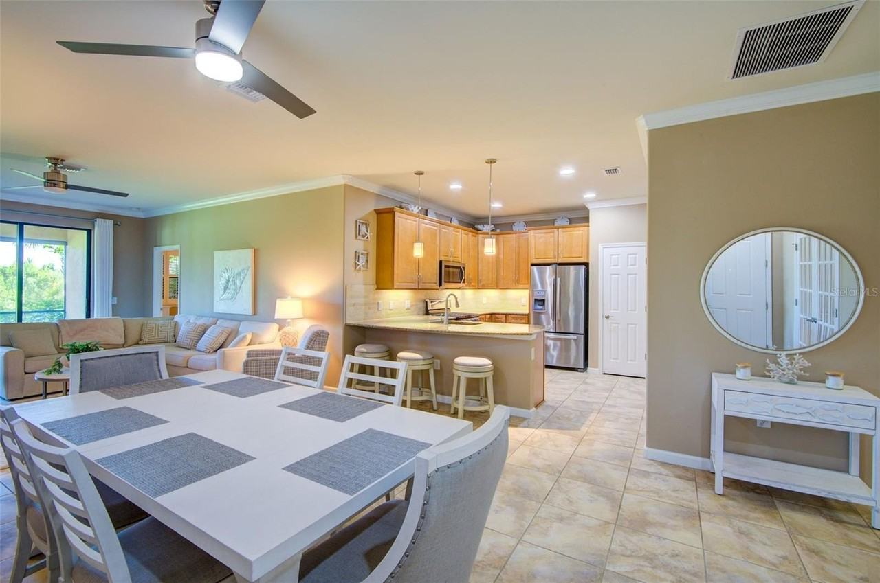 12232 Marsh Pointe Rd - Photo 5 of 41