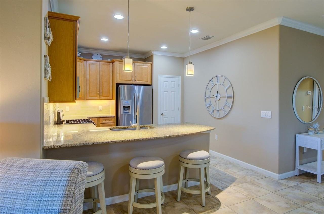 12232 Marsh Pointe Rd - Photo 6 of 41