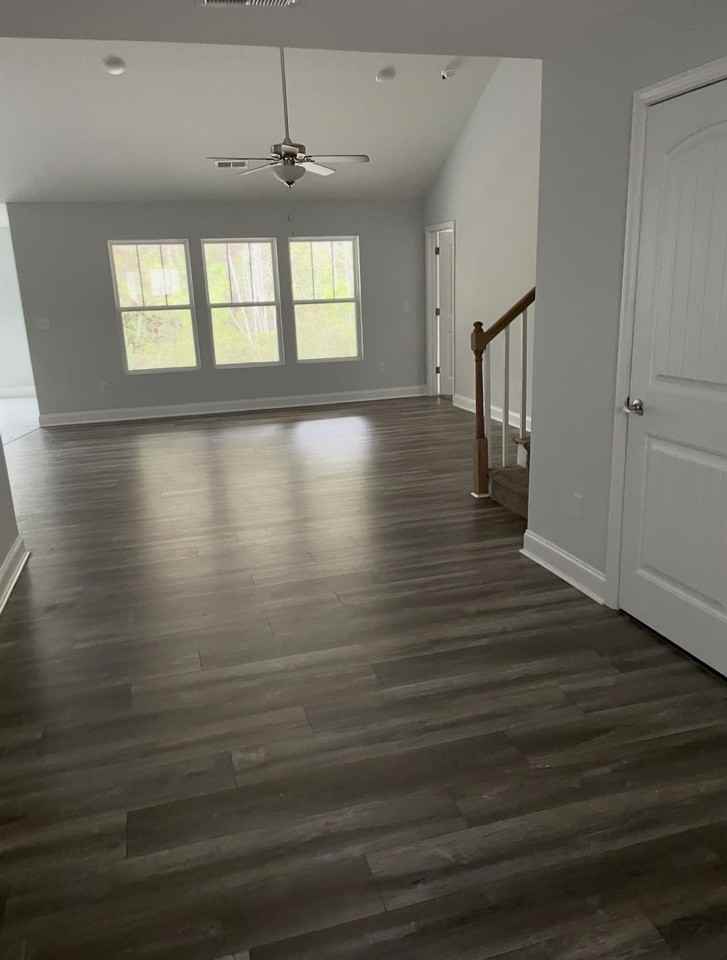 205 Fishburn Dr - Photo 2 of 9