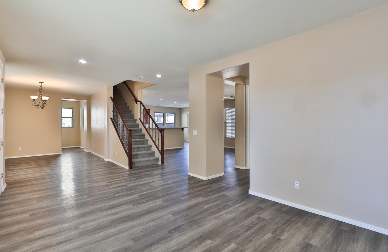 45598 W Starlight Dr #1 - Photo 2 of 10