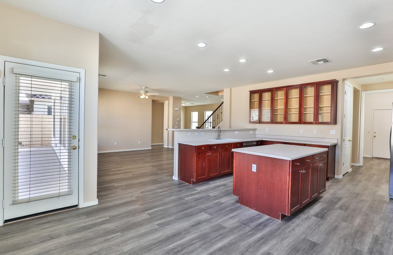 45598 W Starlight Dr #1 - Photo 4 of 10