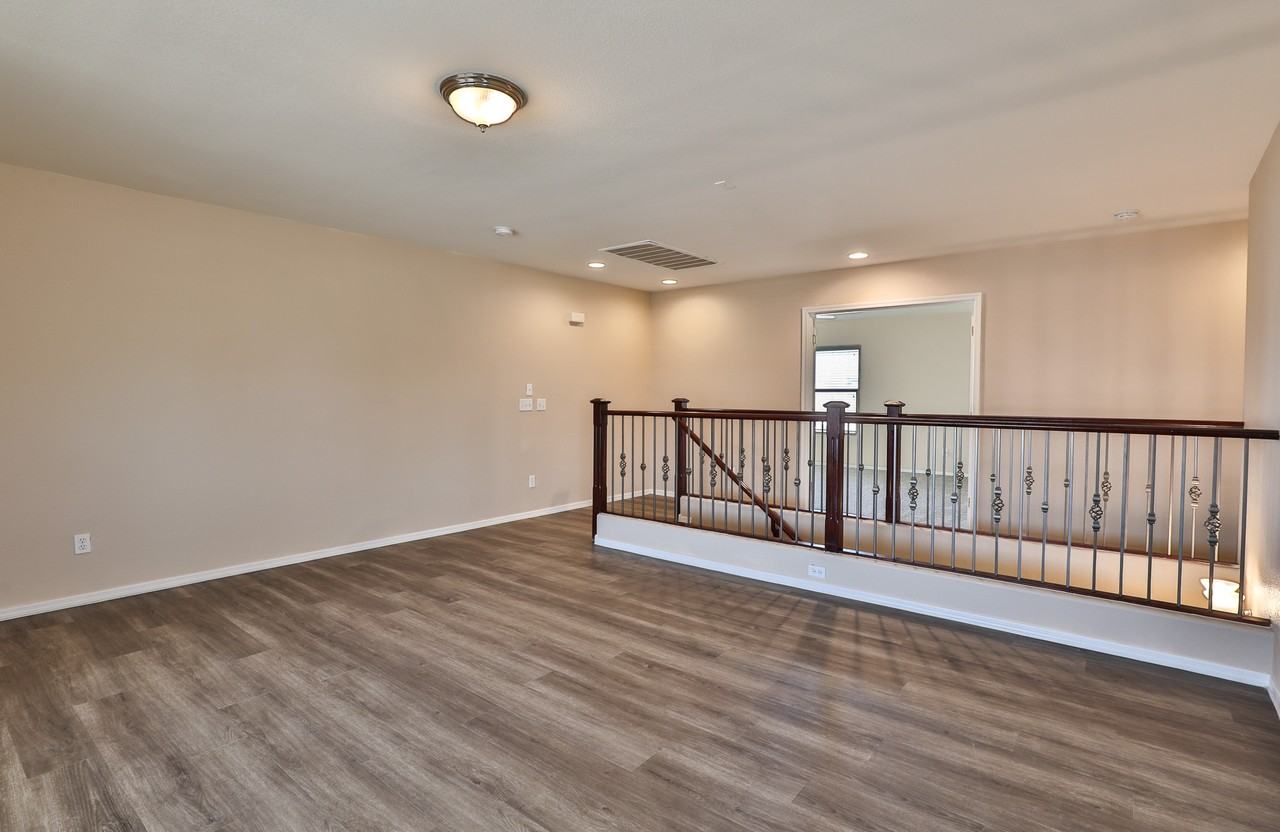 45598 W Starlight Dr #1 - Photo 6 of 10