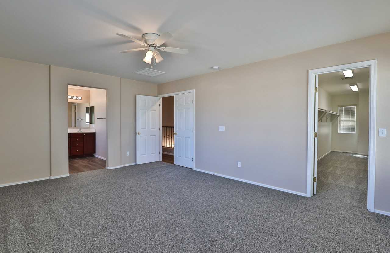 45598 W Starlight Dr #1 - Photo 7 of 10