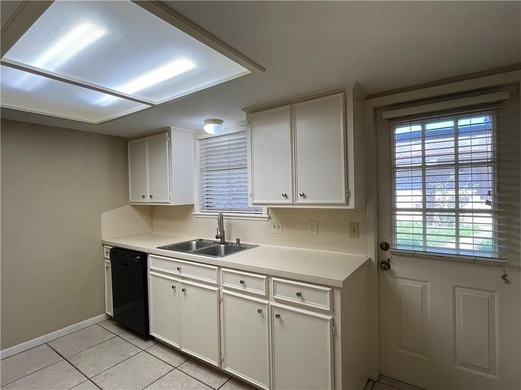 6638 Long Meadow Dr Apt C #C - Photo 5 of 17