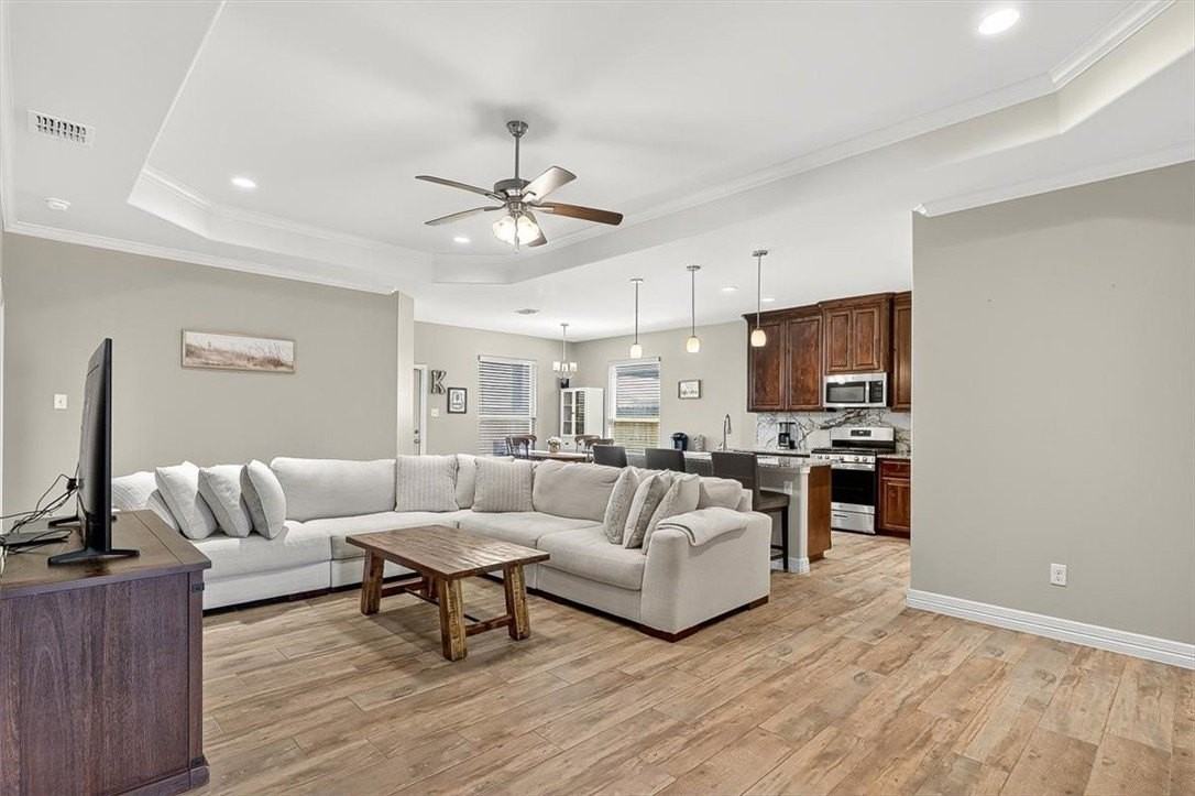 2214 Cuarzo Dr - Photo 4 of 39