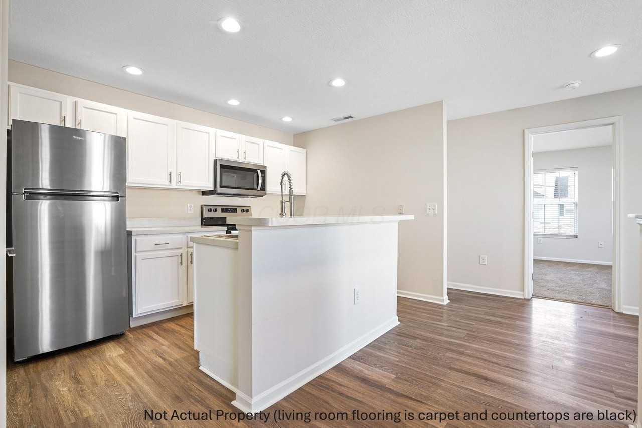 4947 Stratford Pine Ln - Photo 3 of 37