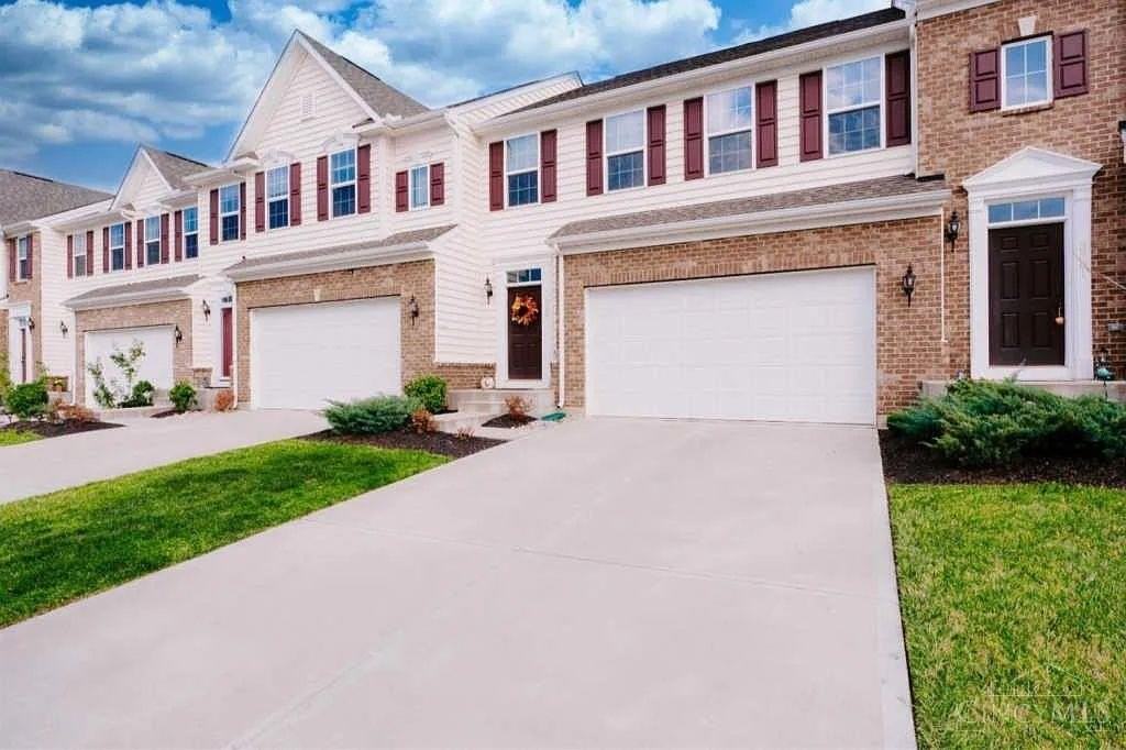 3297 Crescent Falls Way - Photo 2 of 30