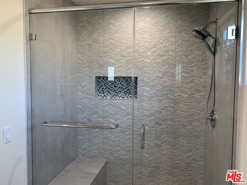 1125 S Clark Dr - Photo 6 of 12