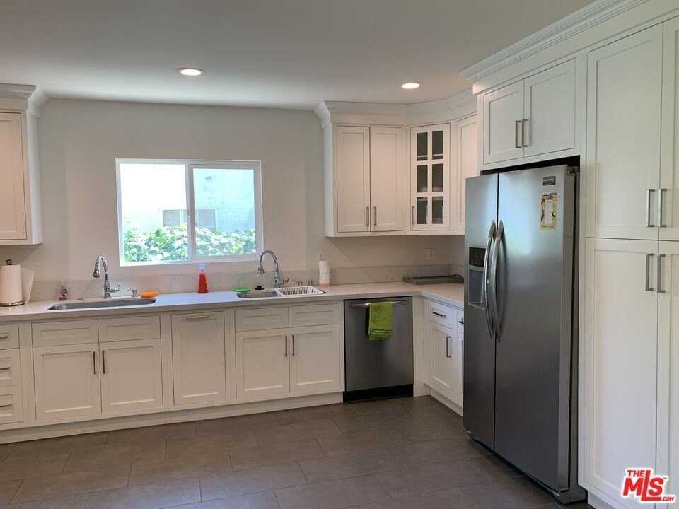 1123 S Clark Dr - Photo 5 of 15