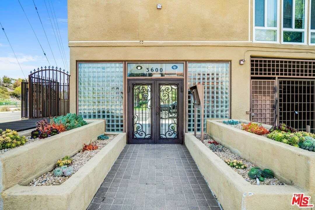 3600 Bagley Ave Apt 301 #301 - Photo 2 of 28