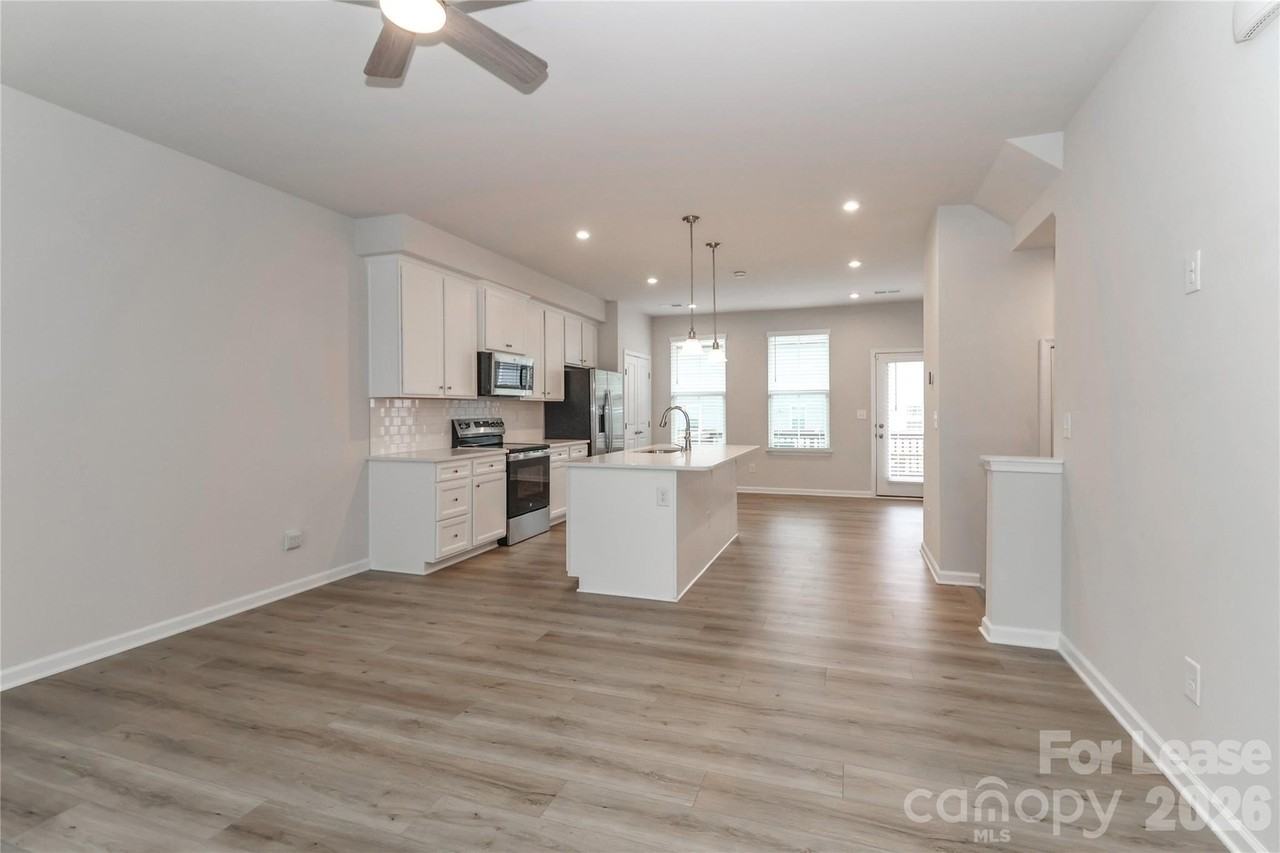 5038 Springarn Ct - Photo 4 of 47