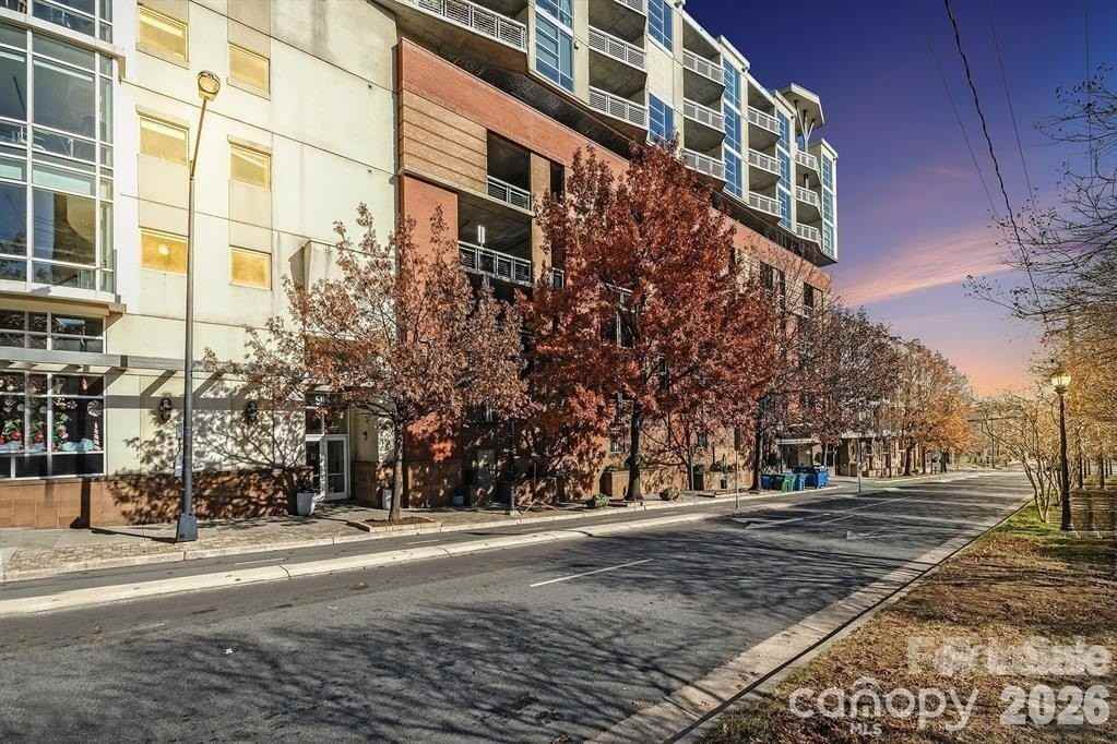 505 E 6th St Unit 304 #304 - Photo 2 of 21