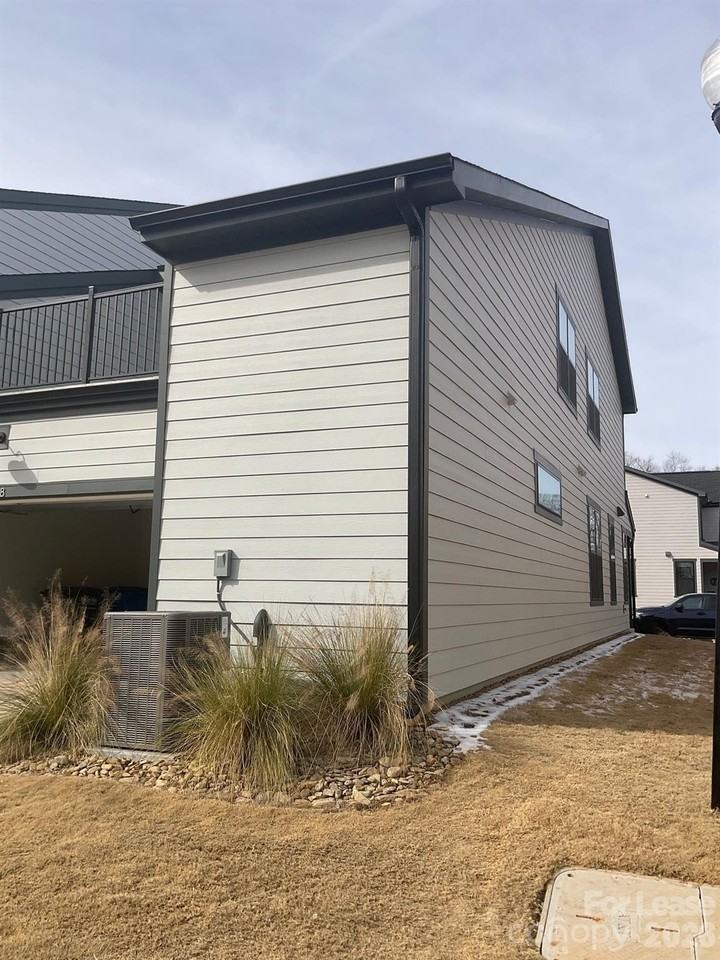 308 Ardmore Dr - Photo 2 of 14