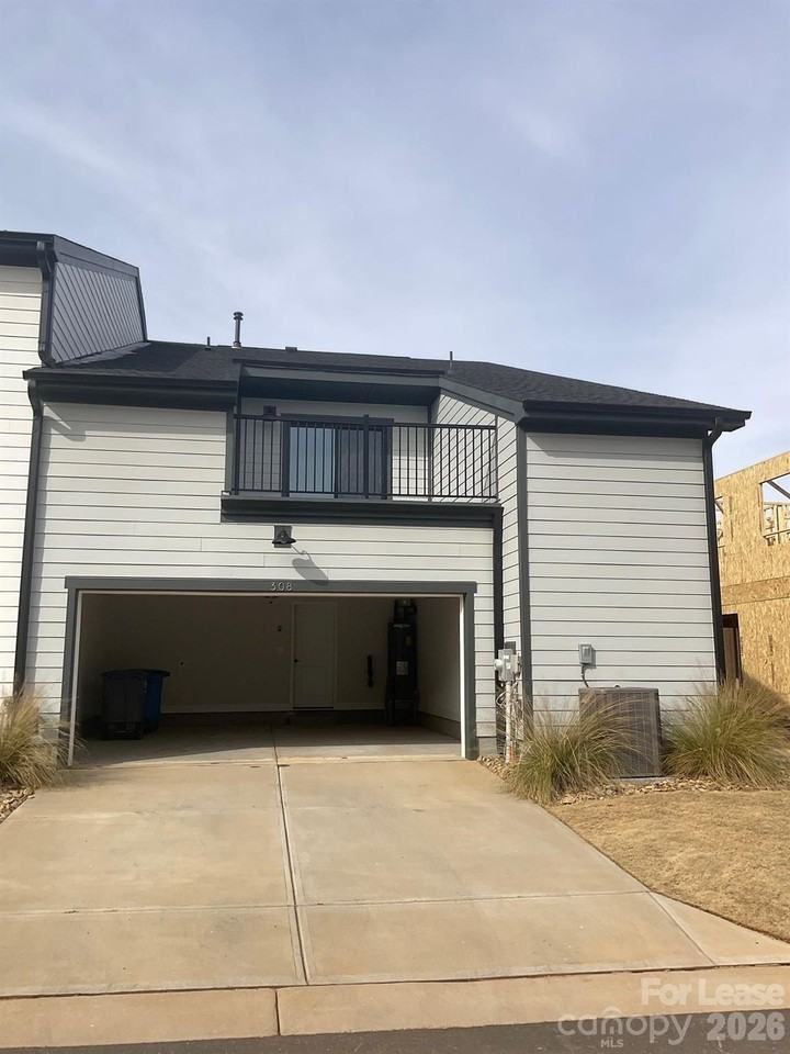 308 Ardmore Dr - Photo 3 of 14