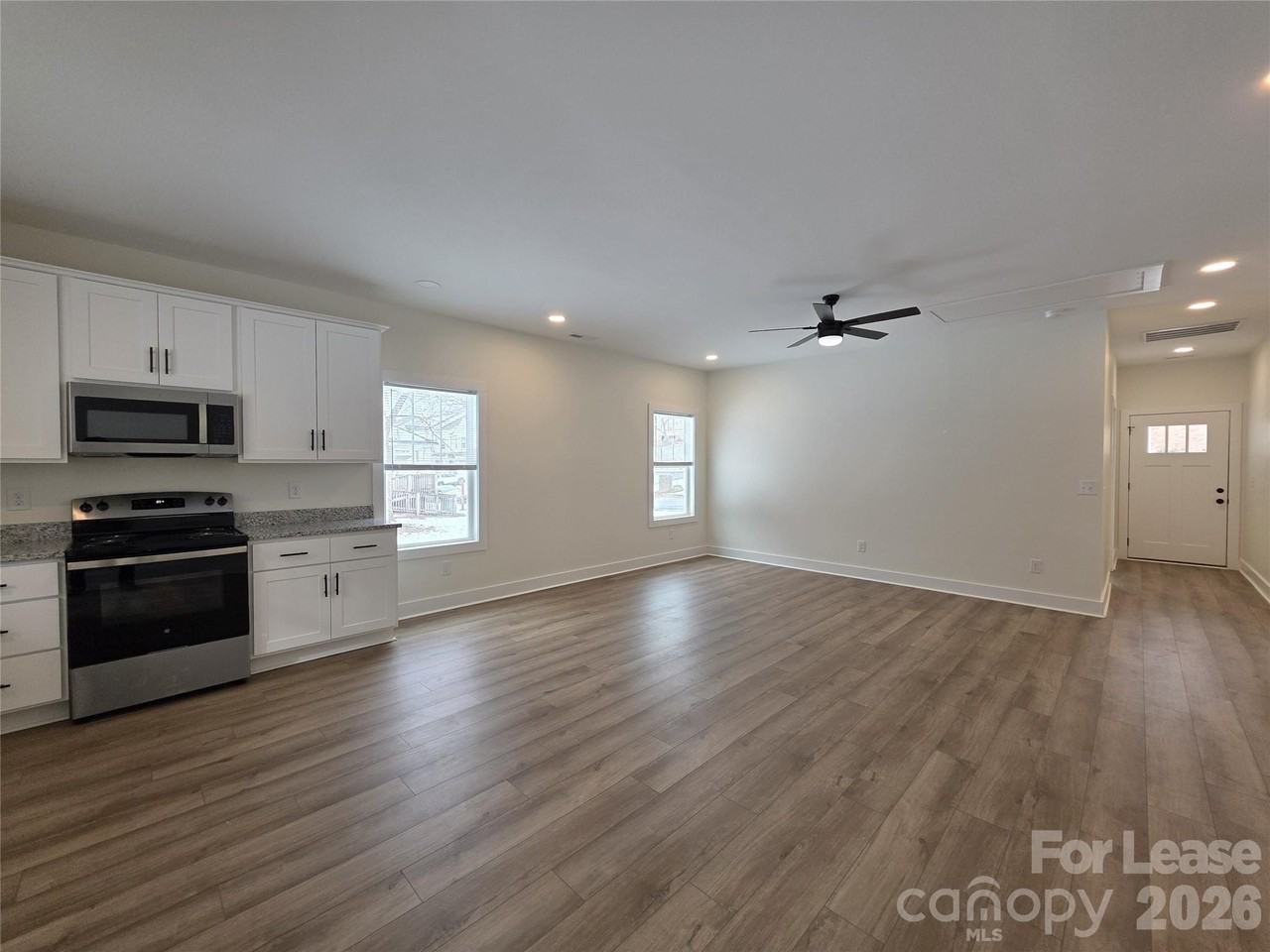 126 Heath St - Photo 3 of 16