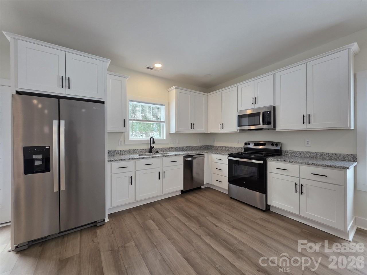 126 Heath St - Photo 4 of 16