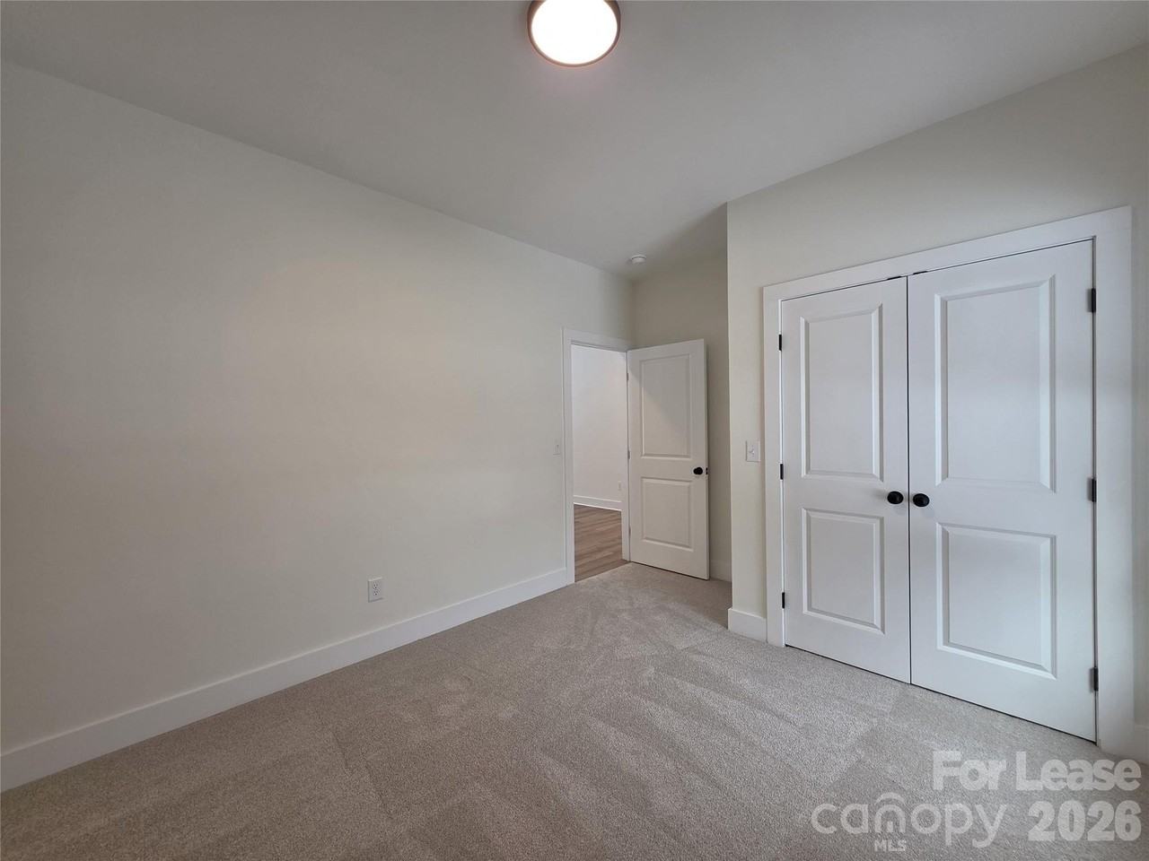 126 Heath St - Photo 5 of 16